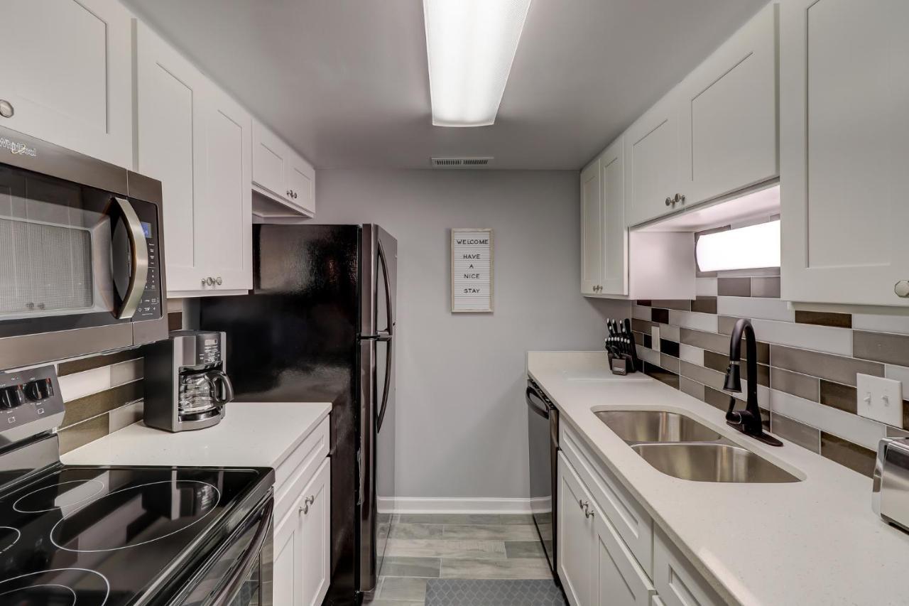 #111 Elaborate Condo Ideal Location 2Brm/2 Parking 希爾頓黑德島 外观 照片