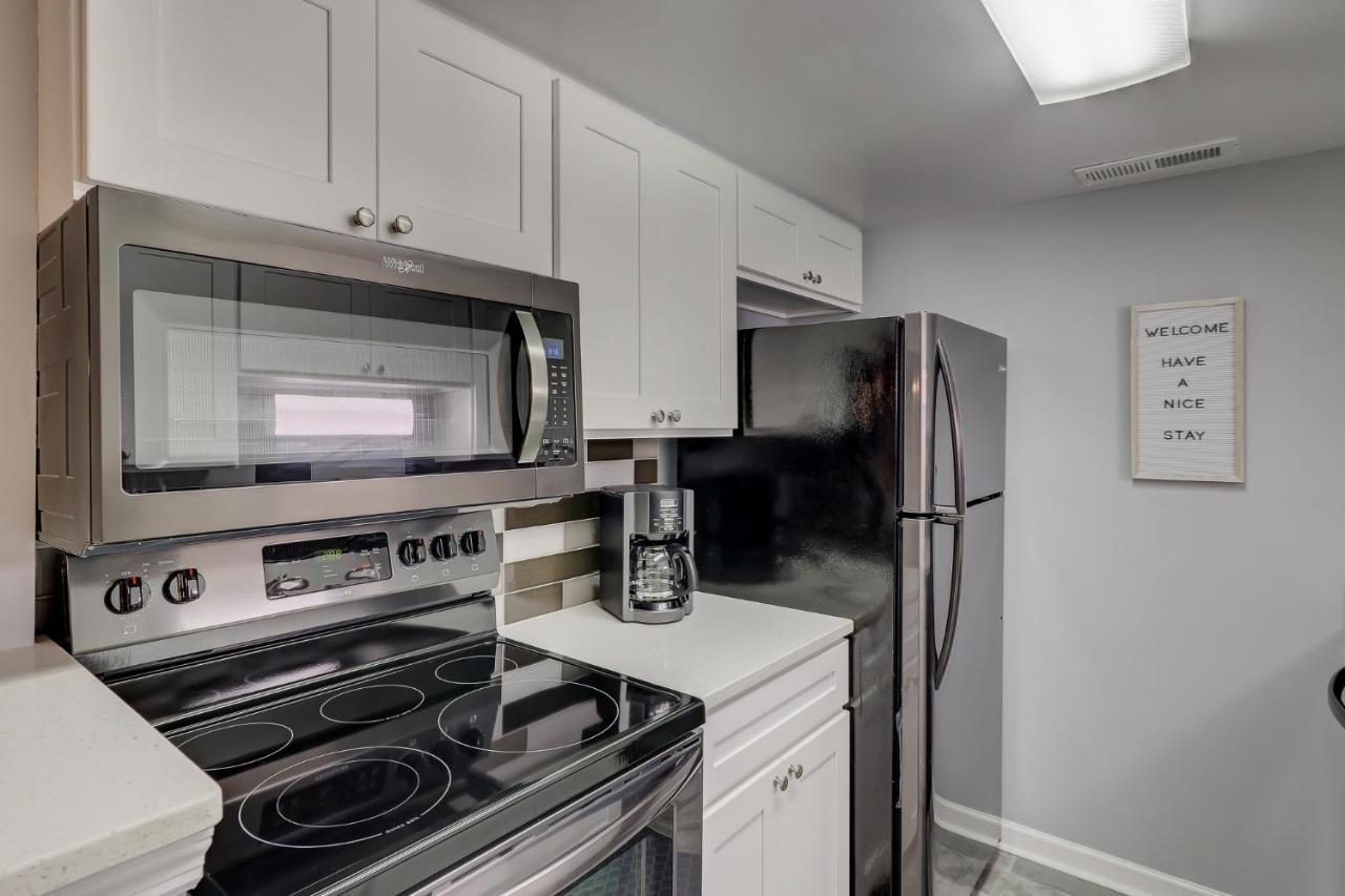 #111 Elaborate Condo Ideal Location 2Brm/2 Parking 希爾頓黑德島 外观 照片
