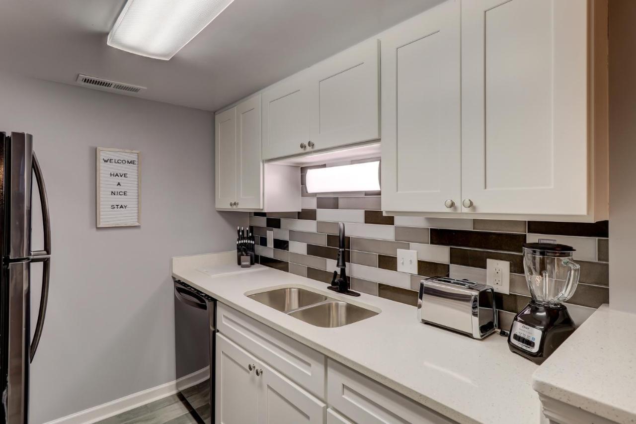 #111 Elaborate Condo Ideal Location 2Brm/2 Parking 希爾頓黑德島 外观 照片